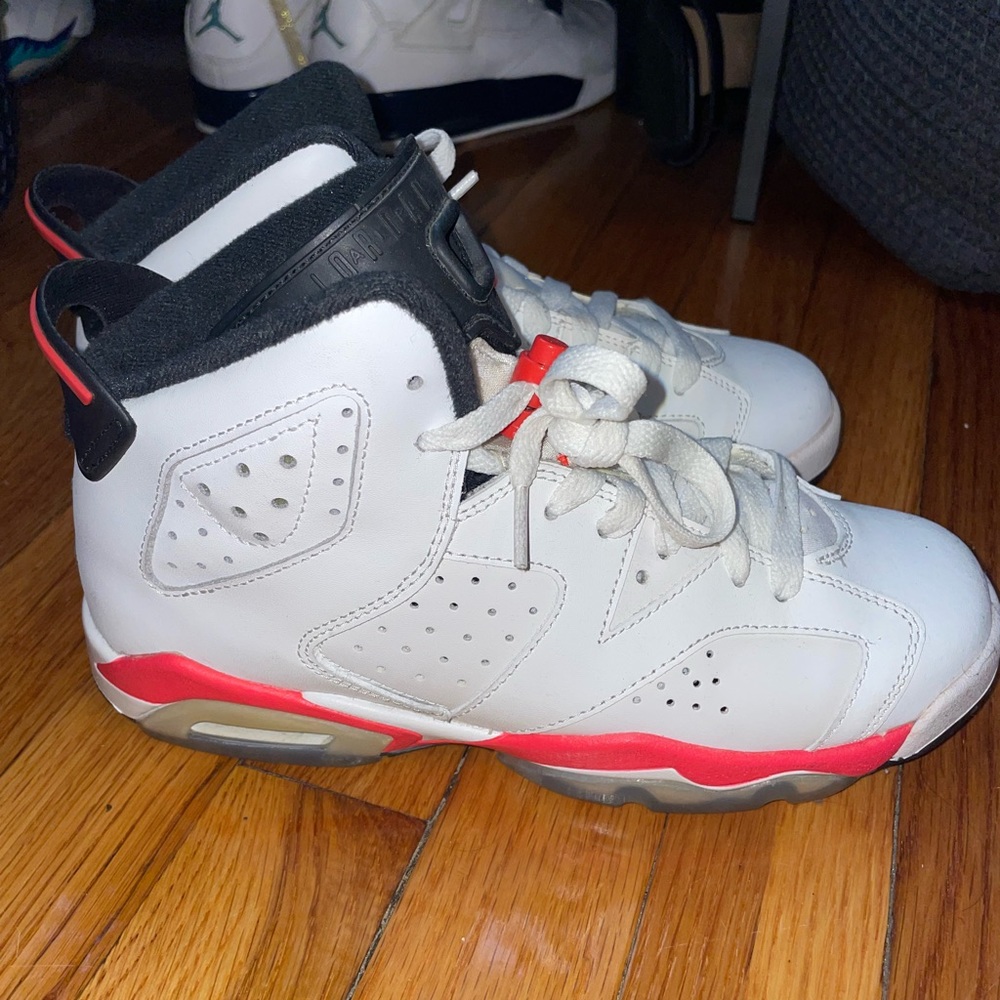 Air Jordan 6 retro “infrared” grade school size 5.5